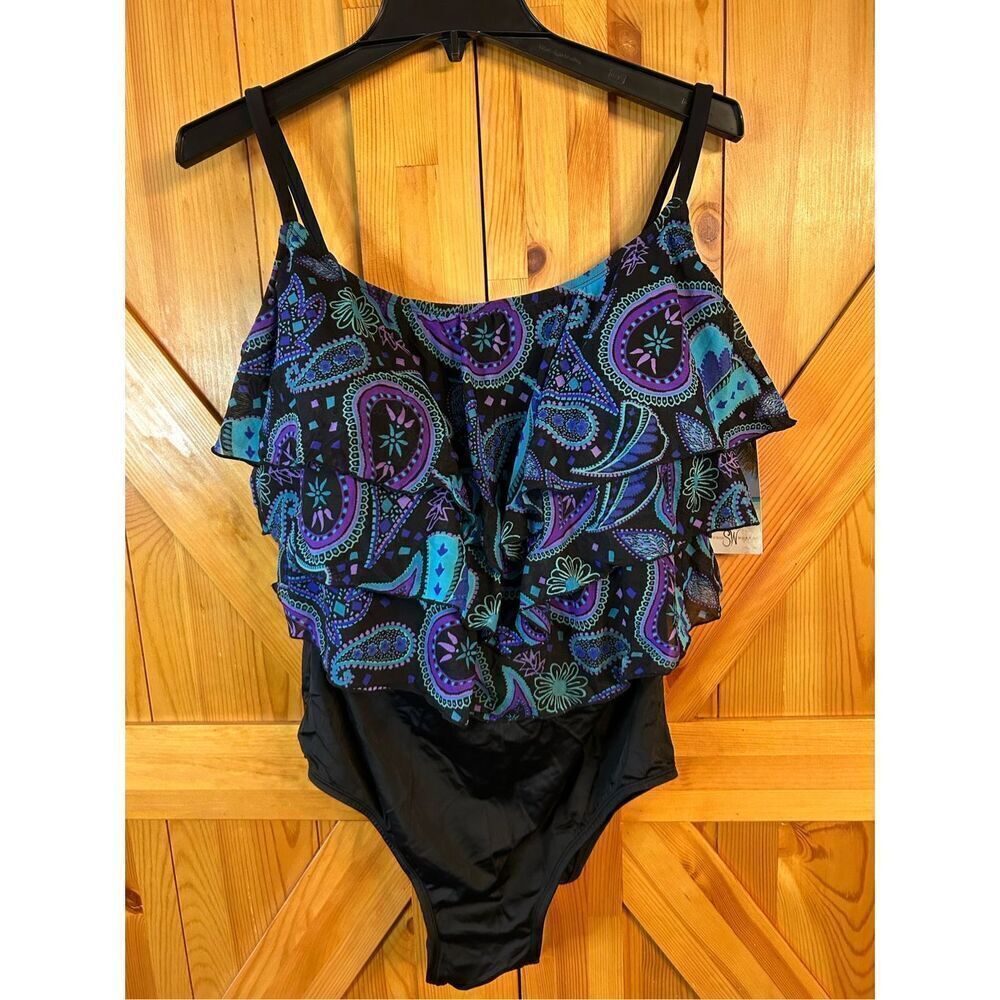 Studio Works one piece swimsuit size 20W nwt (0808)￼